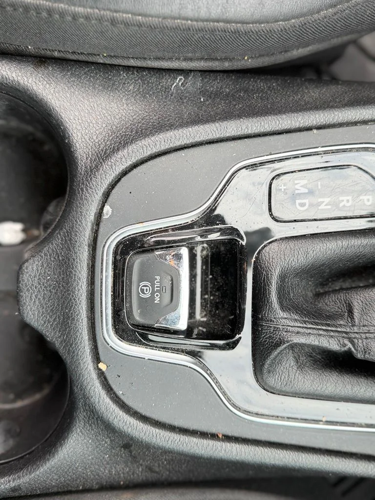 Used 2019 Gray Jeep Limited image 31