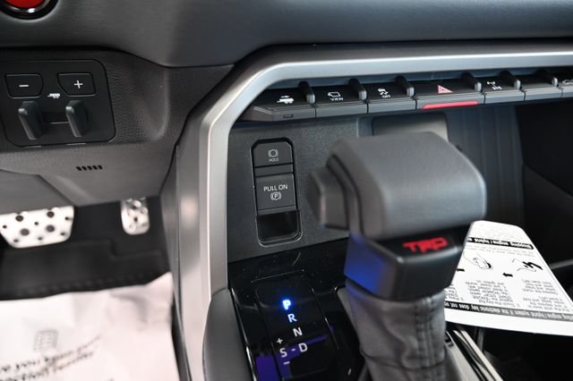 New 2026 Wind Chill Pearl <sup>1</sup> Toyota  Platinum image 21