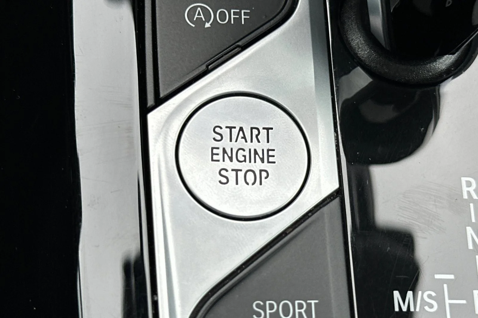 Used 2024 Alpine White BMW sDrive30i image 22