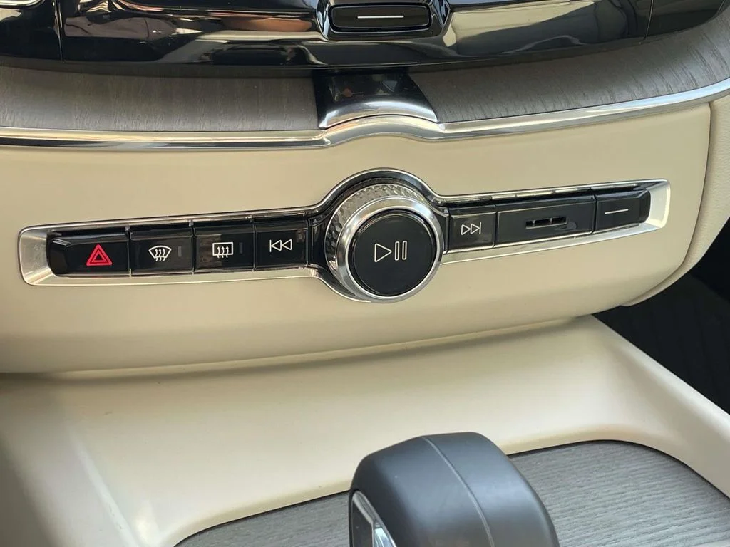 Used 2025 Bright Dusk Metallic Volvo Plus image 19