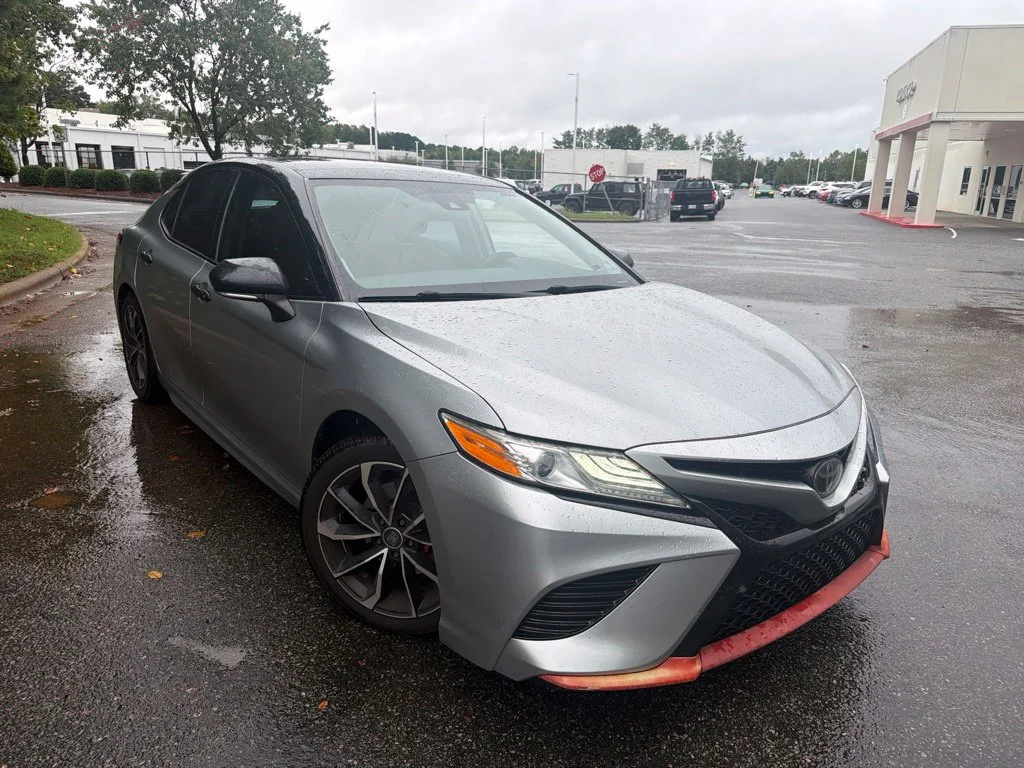 Used 2020 Silver Toyota XSE V6 image 5