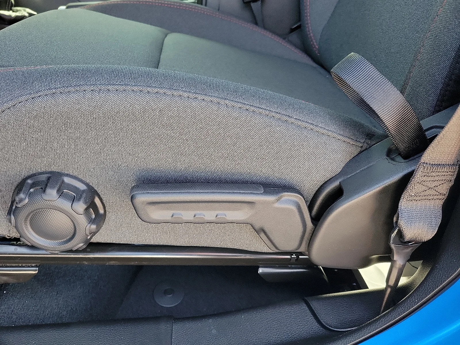 New 2026 Hydro Blue Pearlcoat Jeep 4-DOOR RUBICON image 14