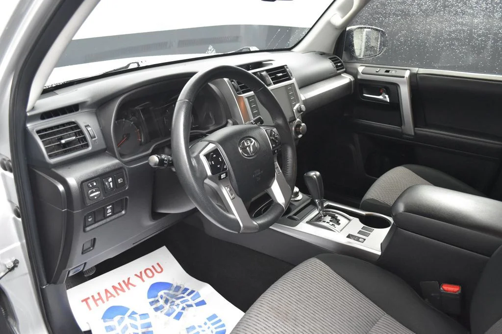 Used 2020 Silver Toyota SR5 image 18