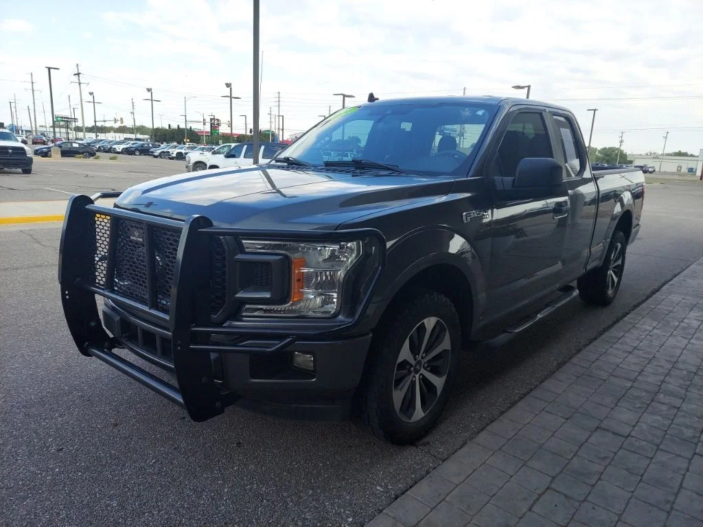 Used 2020 Gray Ford XL image 3