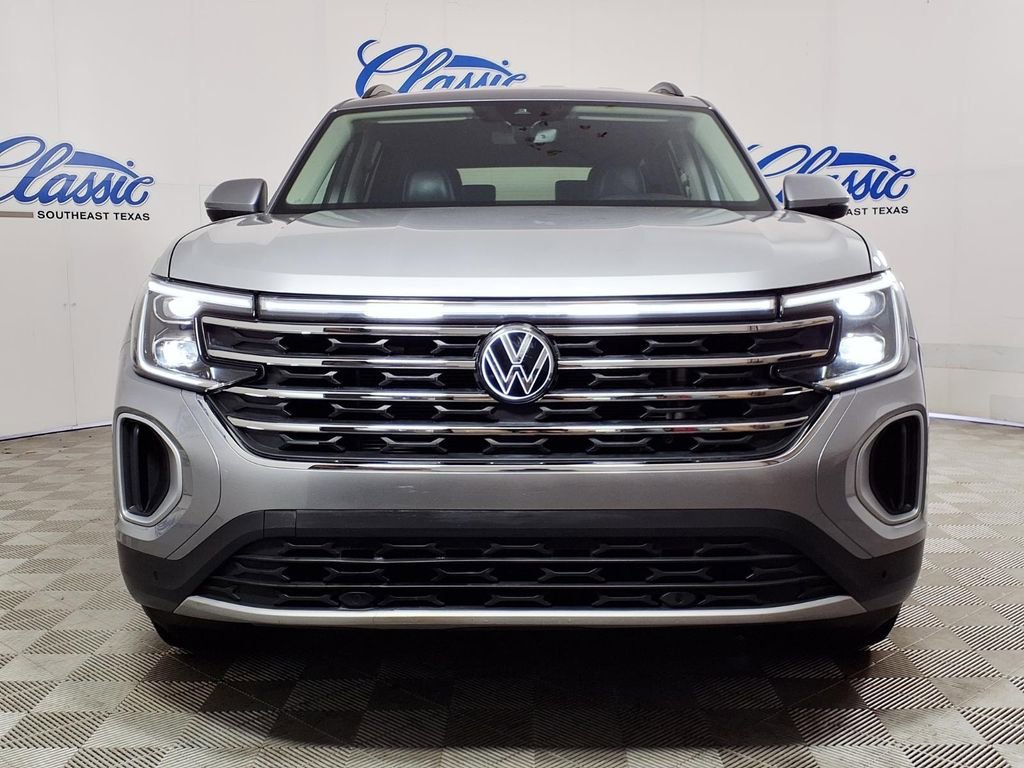Used 2024  Volkswagen 2.0T SE w/Technology image 3