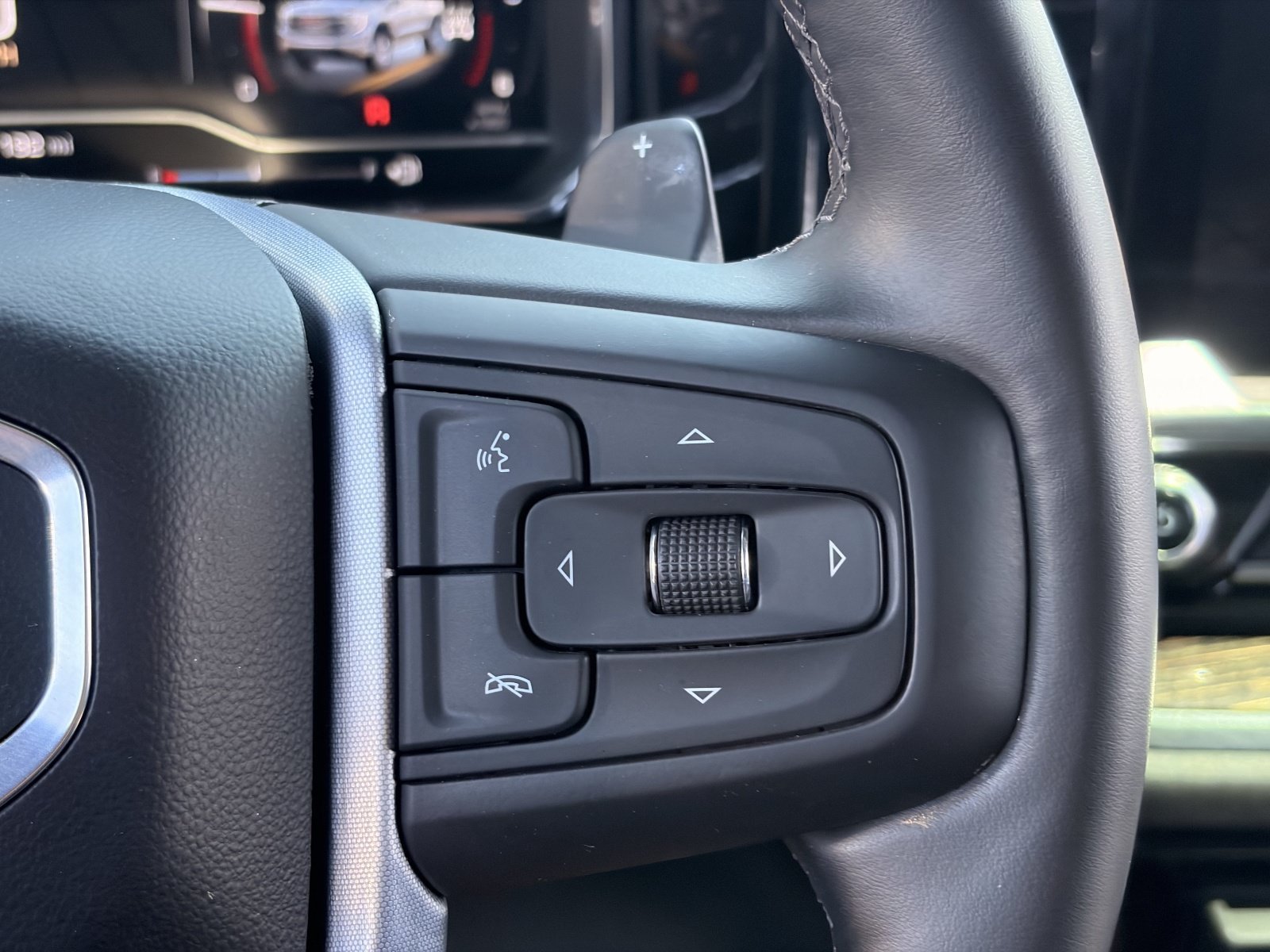 Certified Used 2025 Summit White GMC Elevation image 20