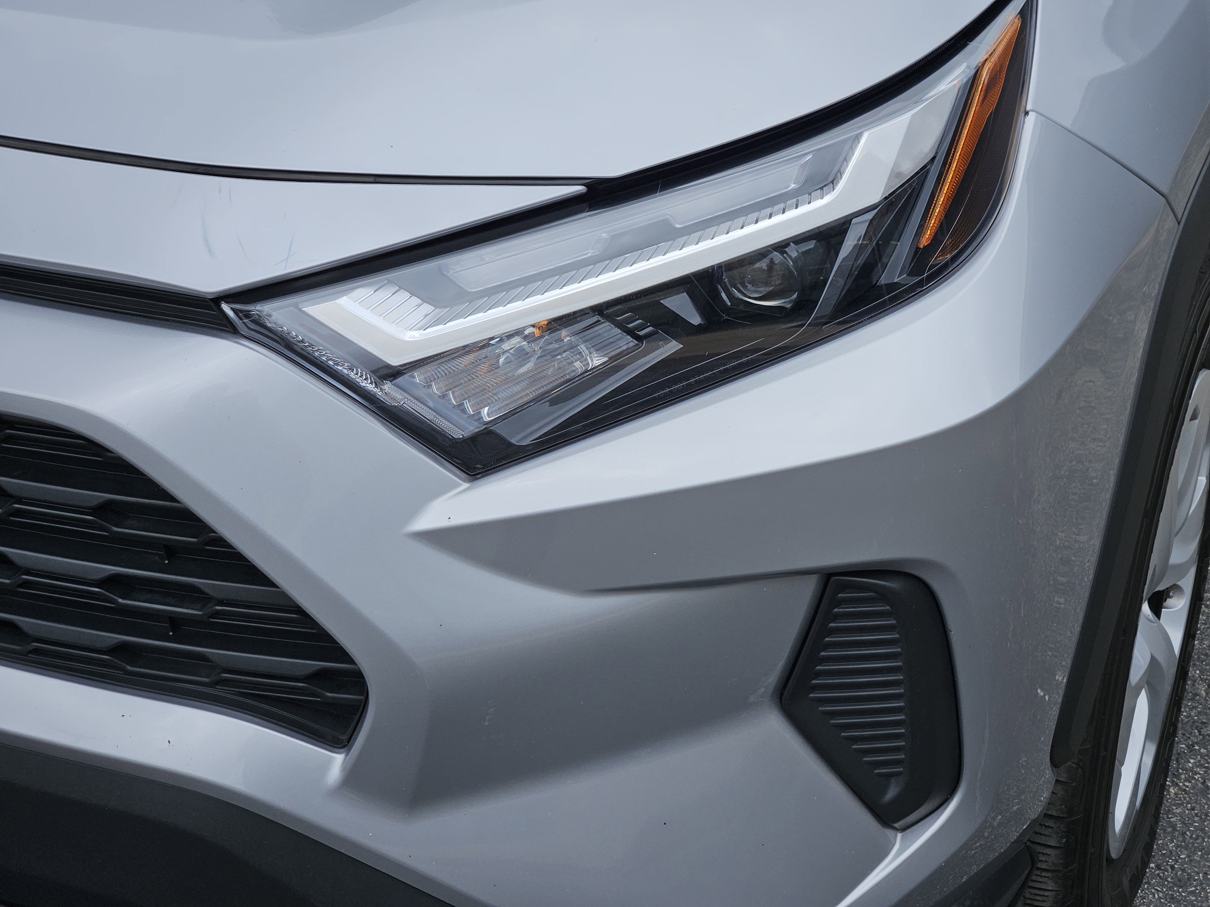 Used 2024  Toyota LE image 8