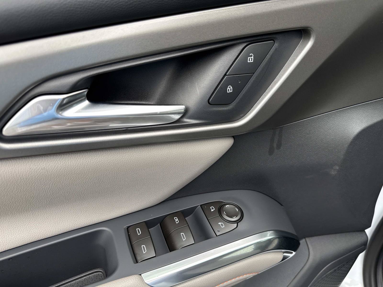 2027 Chevrolet Traverse LT - Photo 19