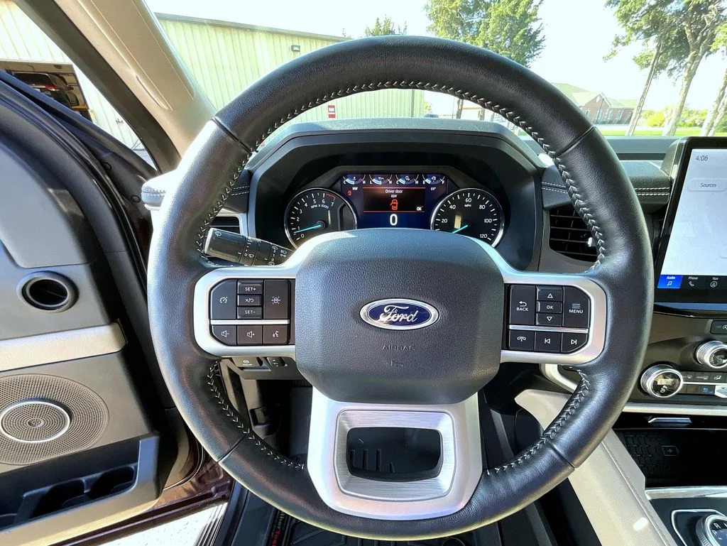 Used 2024 Red Ford XLT image 11