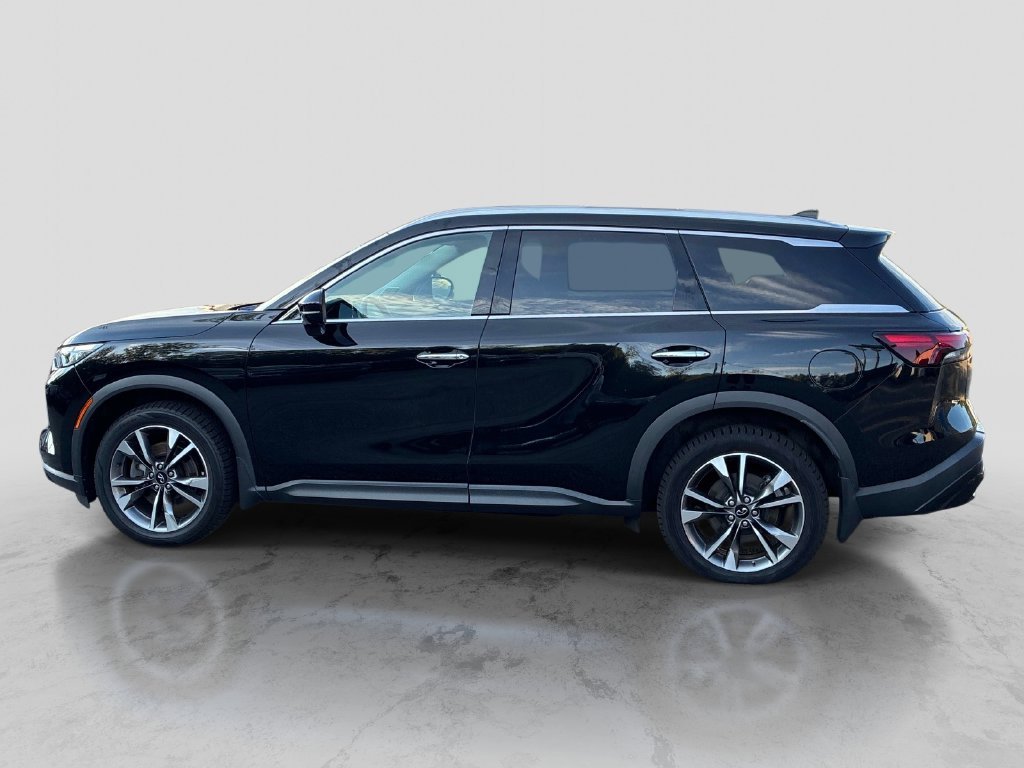 Used 2023 Black INFINITI LUXE image 4