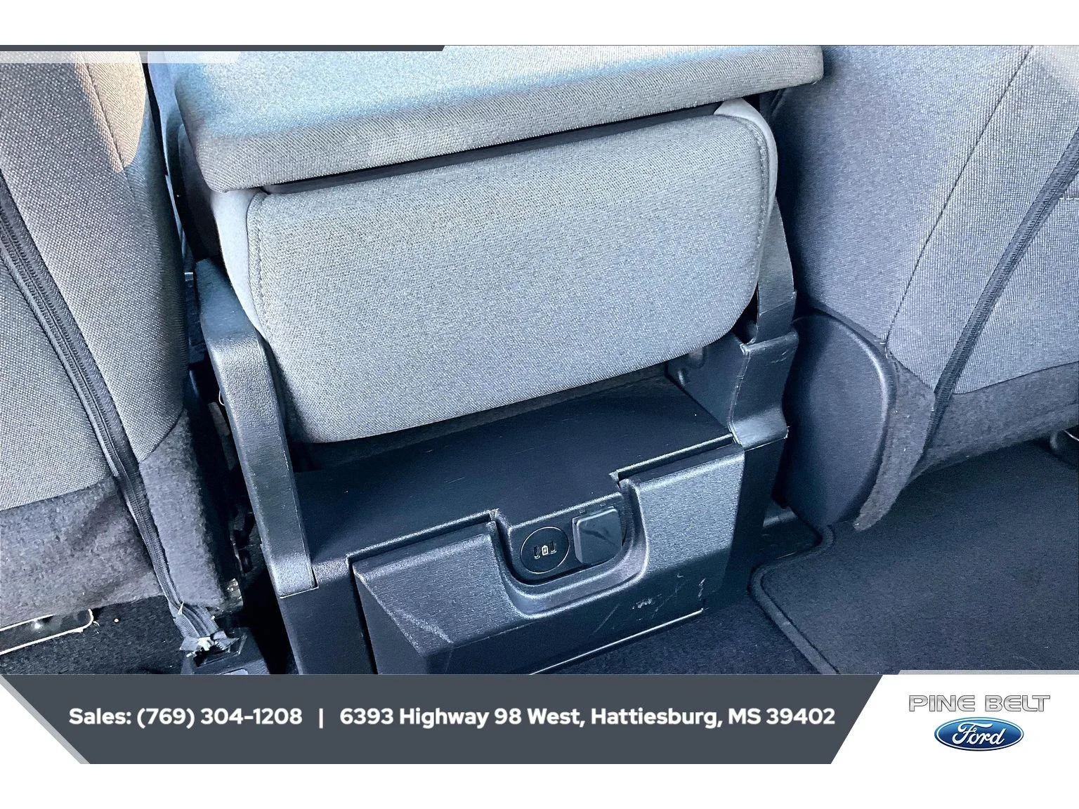 Used 2025 Oxford White Ford XLT image 25