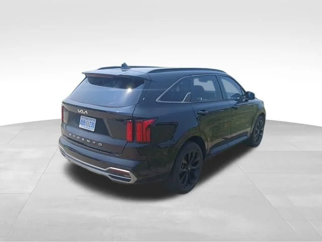 Used 2022 Black Kia SX image 3