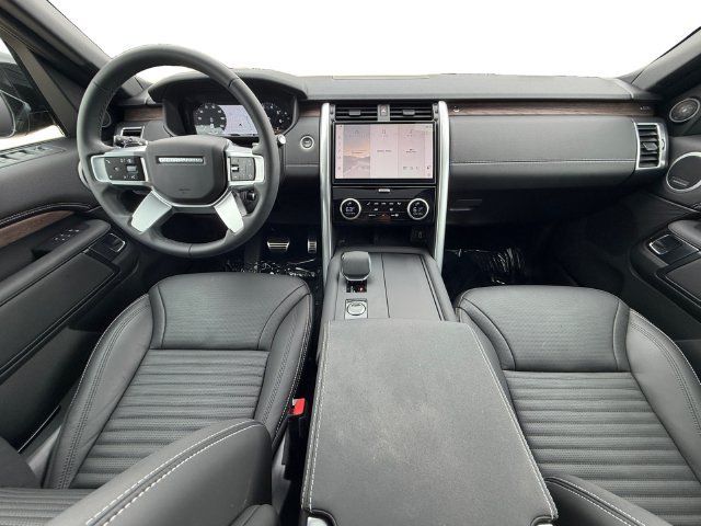 Used 2026 Santorini Black Metallic Land Rover Dynamic SE image 12