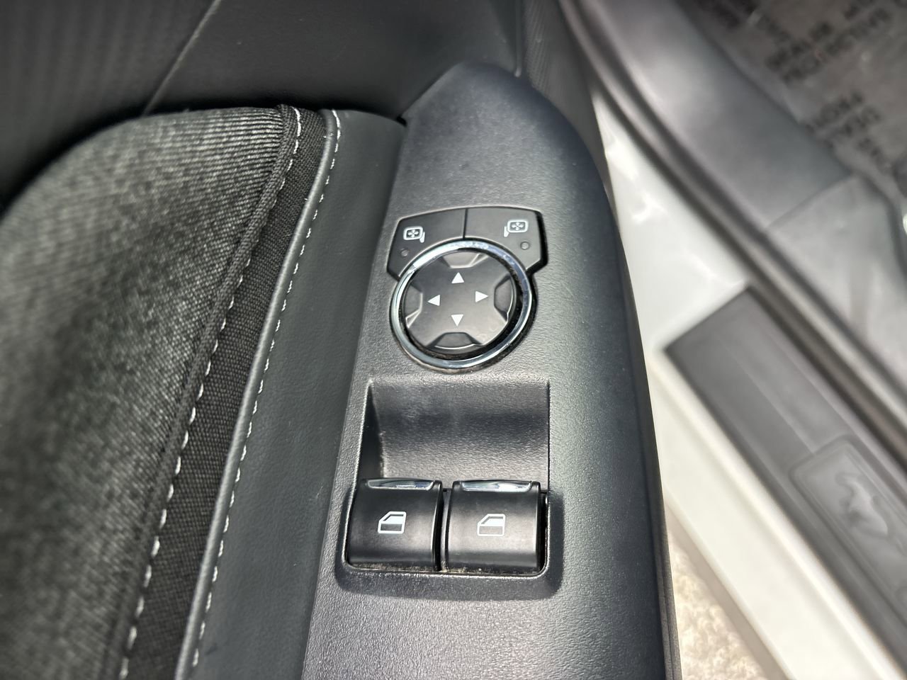Used 2024 Oxford White Ford EcoBoost image 17