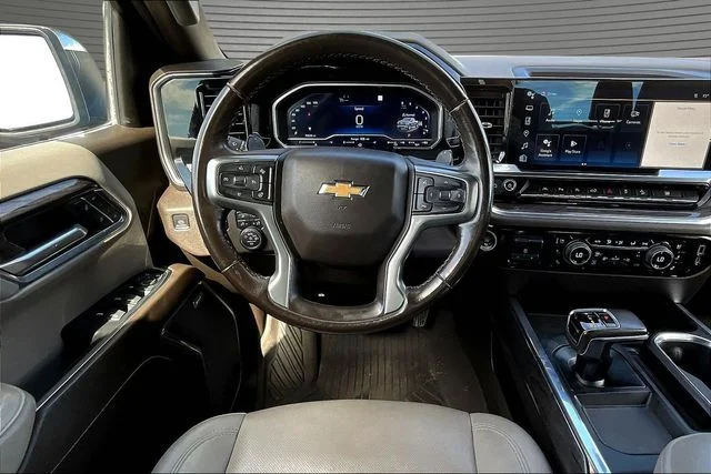 Used 2022 Blue Chevrolet LTZ image 9