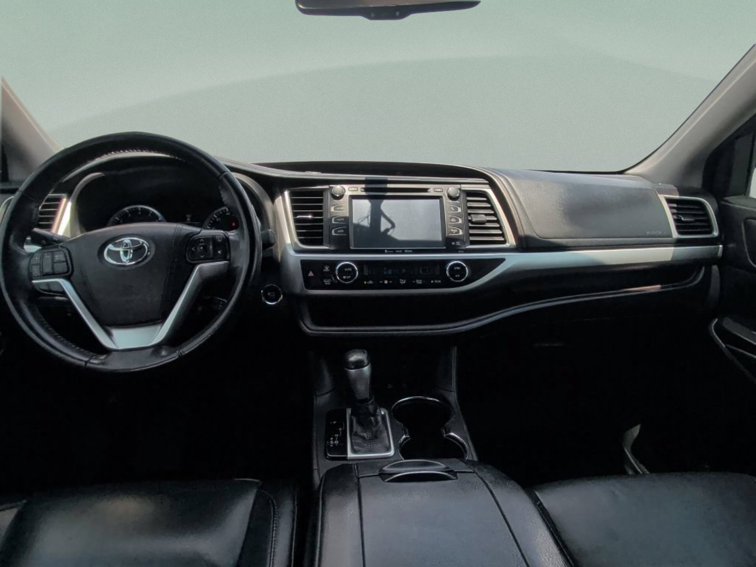 Used 2016 Predawn Gray Mica Toyota XLE image 31