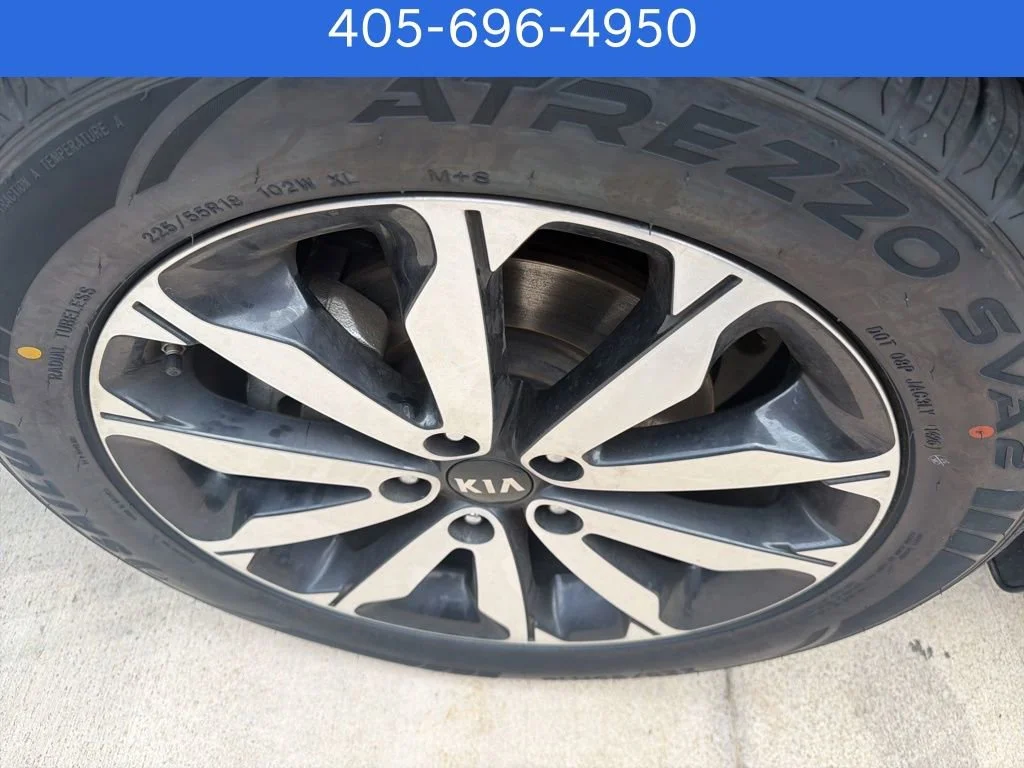 Pre-Owned 2019 Kia Sportage EX