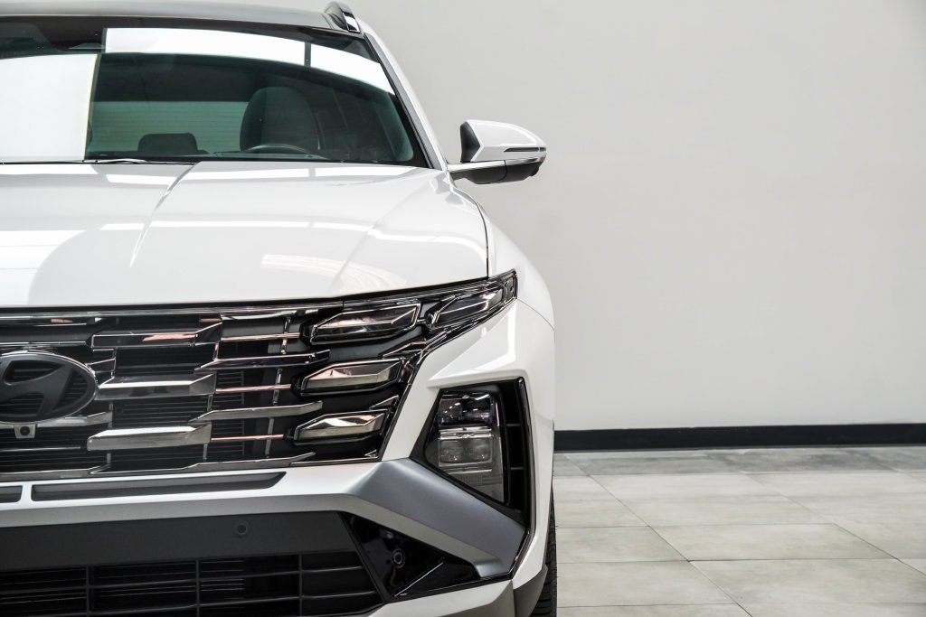 Used 2025 White Hyundai Limited image 6