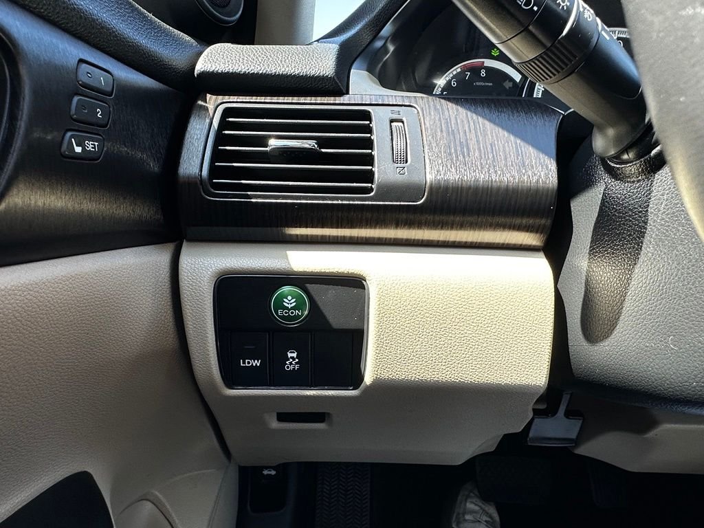 Used 2015  Honda Touring image 30
