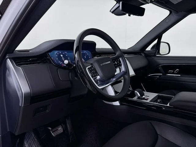 New 2026 Fuji White Land Rover SE image 9