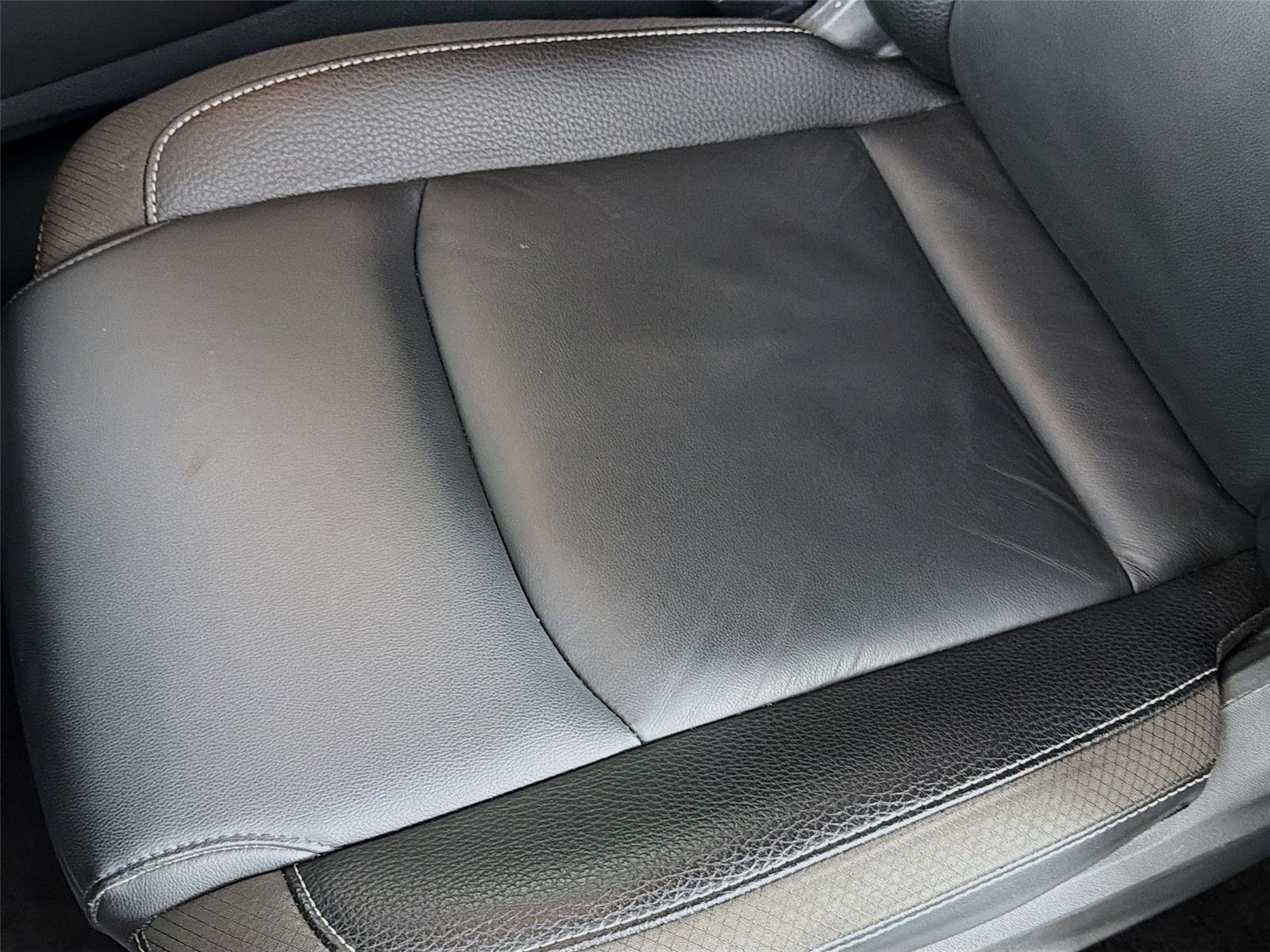 Used 2025  Nissan SL image 19