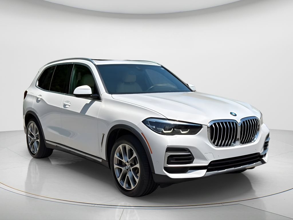 Used 2022 White BMW xDrive40i image 3