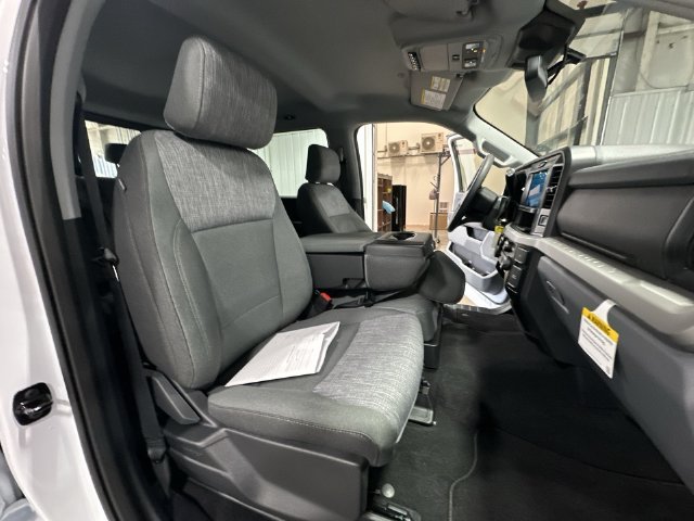 New 2027 White Ford XLT image 32