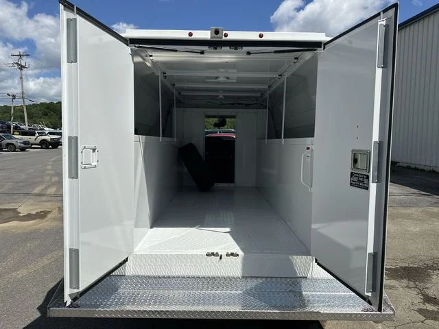 New 2027 Oxford White Ford E-350 SRW image 21