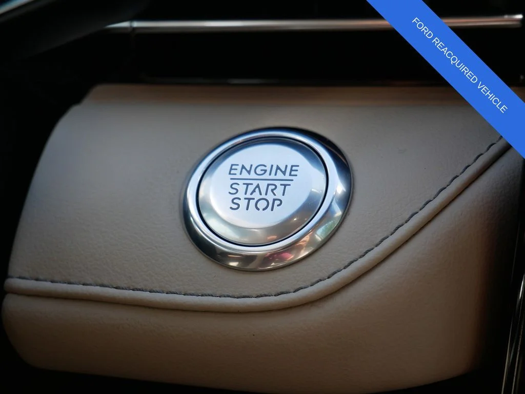 Used 2024 Black Lincoln Reserve image 26