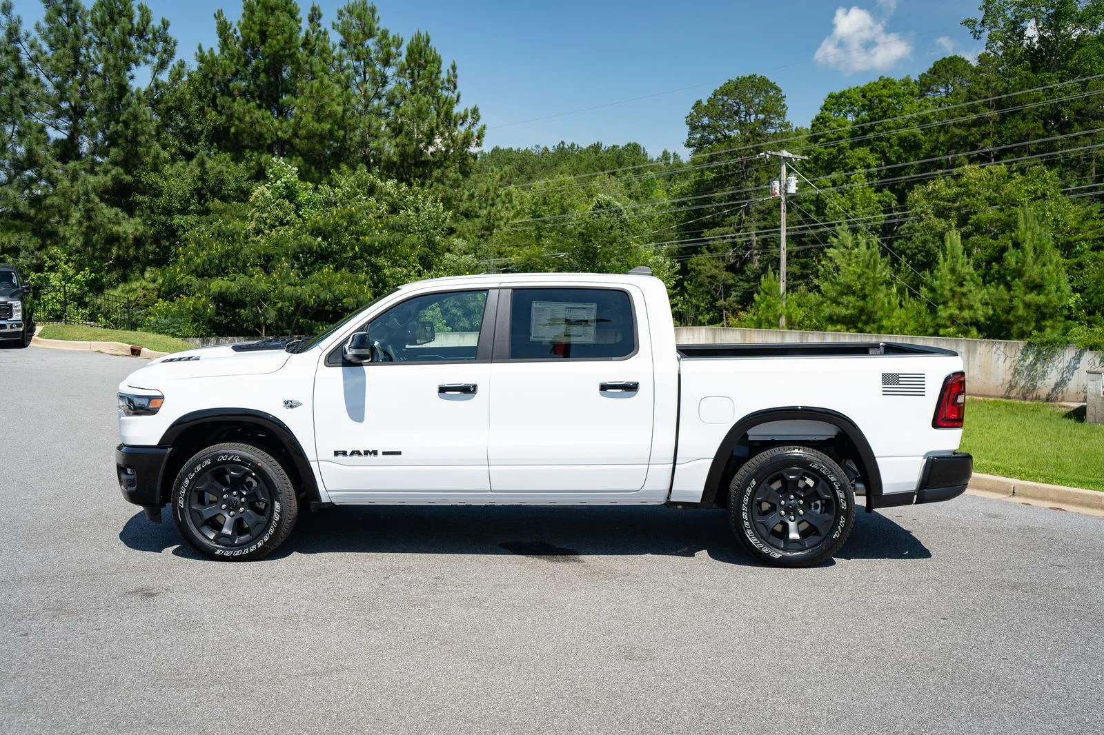 New 2026 Bright White Clear-Coat Exterior Paint RAM Big Horn/Lone Star image 6