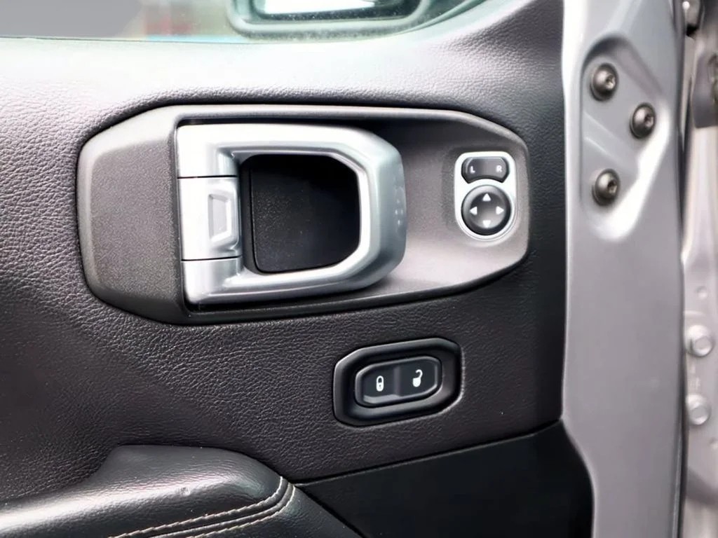 2020 Jeep Wrangler Unlimited Sahara - Photo 12