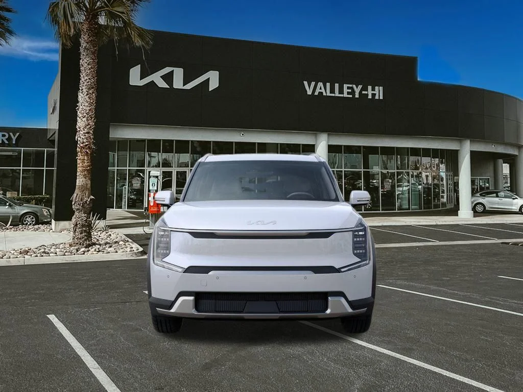 New 2026 Glacial White Pearl Kia Wind image 2