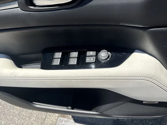 Used 2017 Gray Mazda Grand Touring image 27