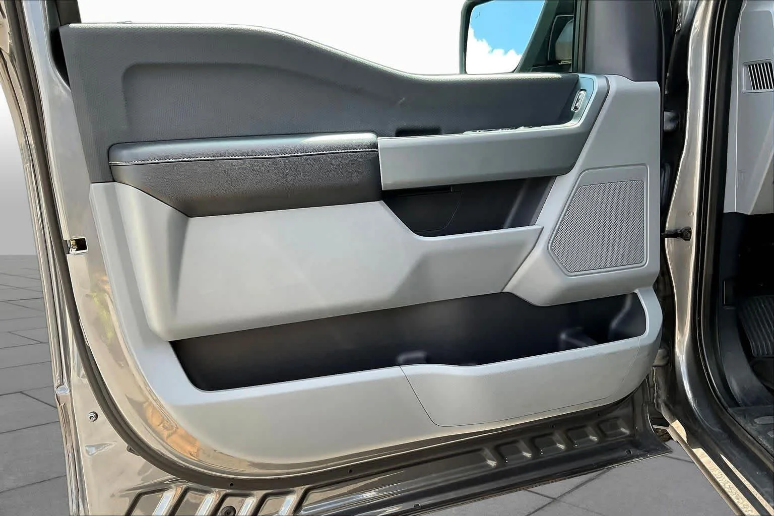 Used 2023 Carbonized Gray Metallic Ford XLT image 21