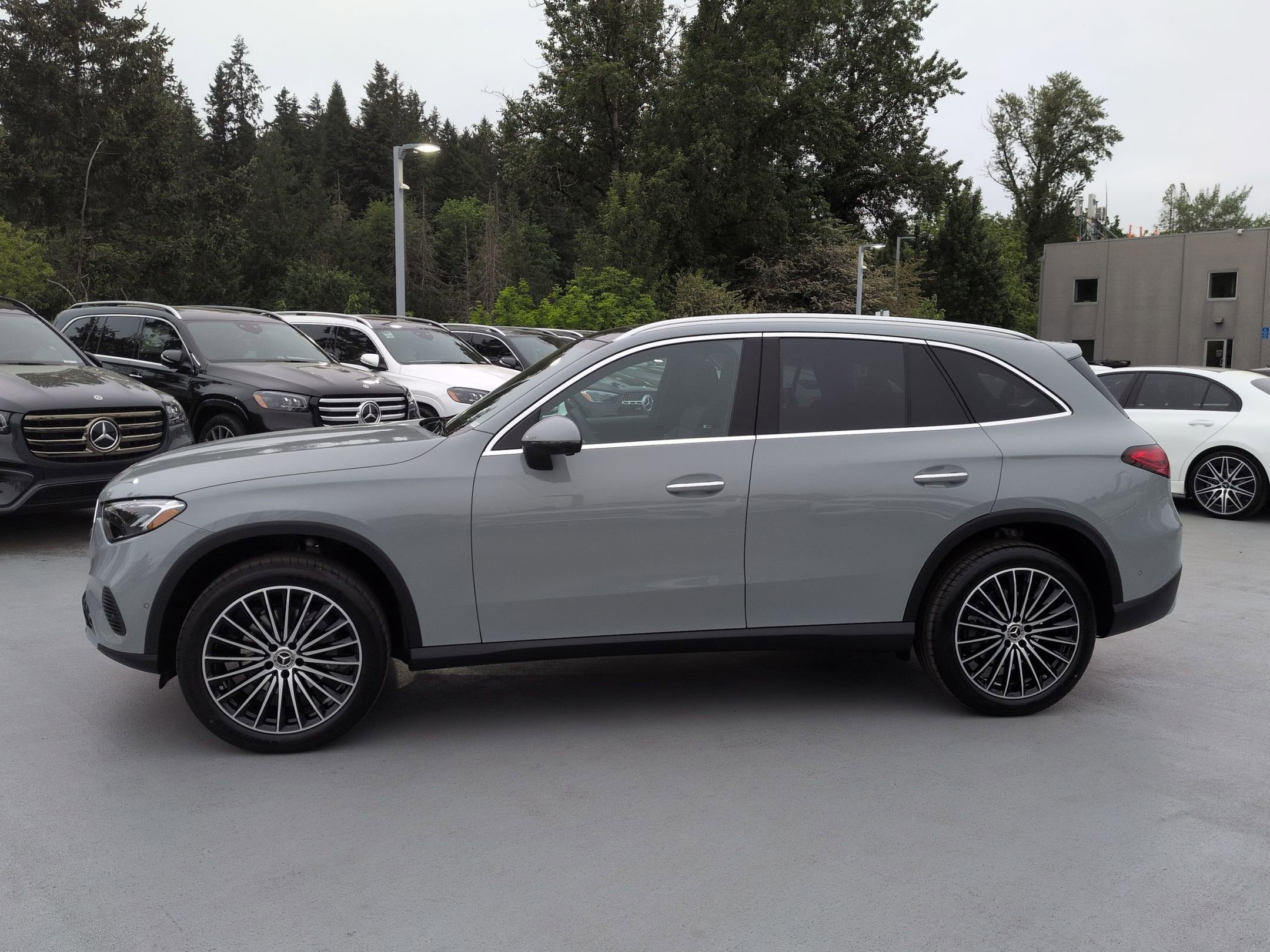 New 2026 MANUFAKTUR Alpine Grey Mercedes-Benz GLC 300 image 41