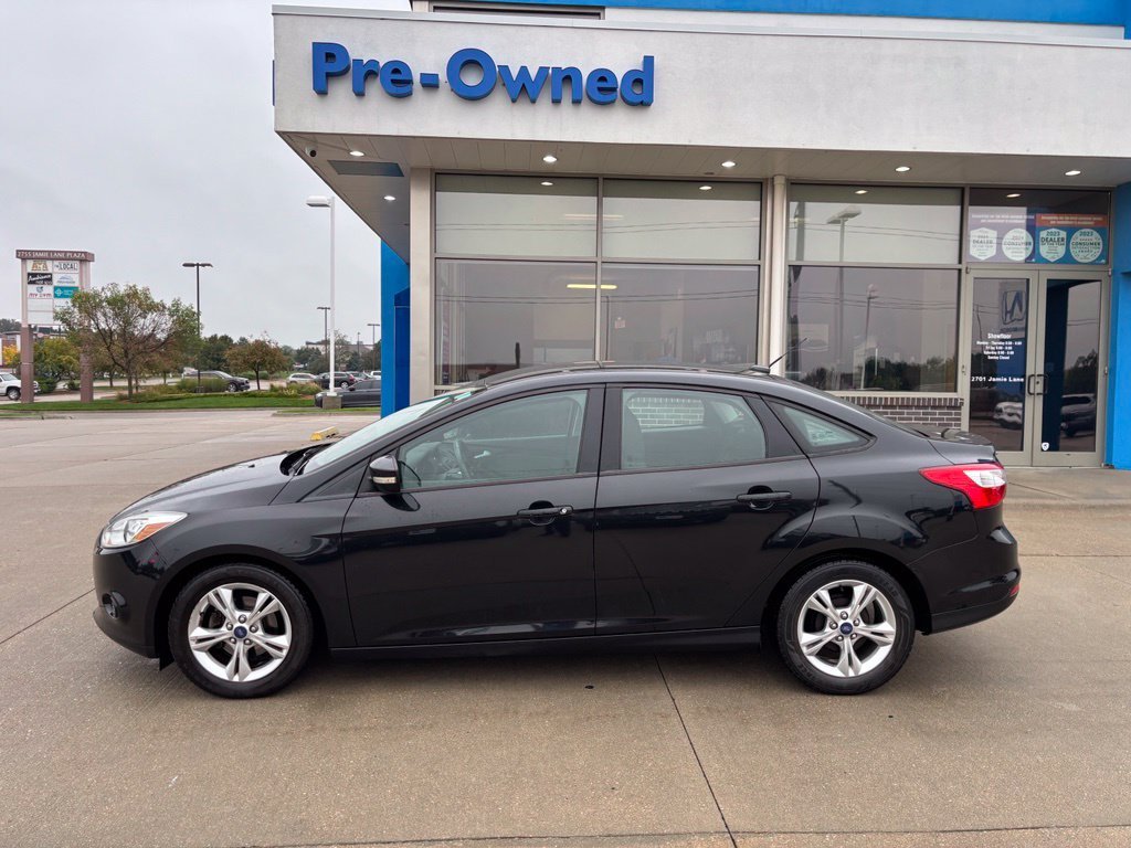 Used 2013 Tuxedo Black Ford SE image 8