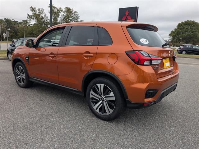 Used 2025  Mitsubishi SE image 6