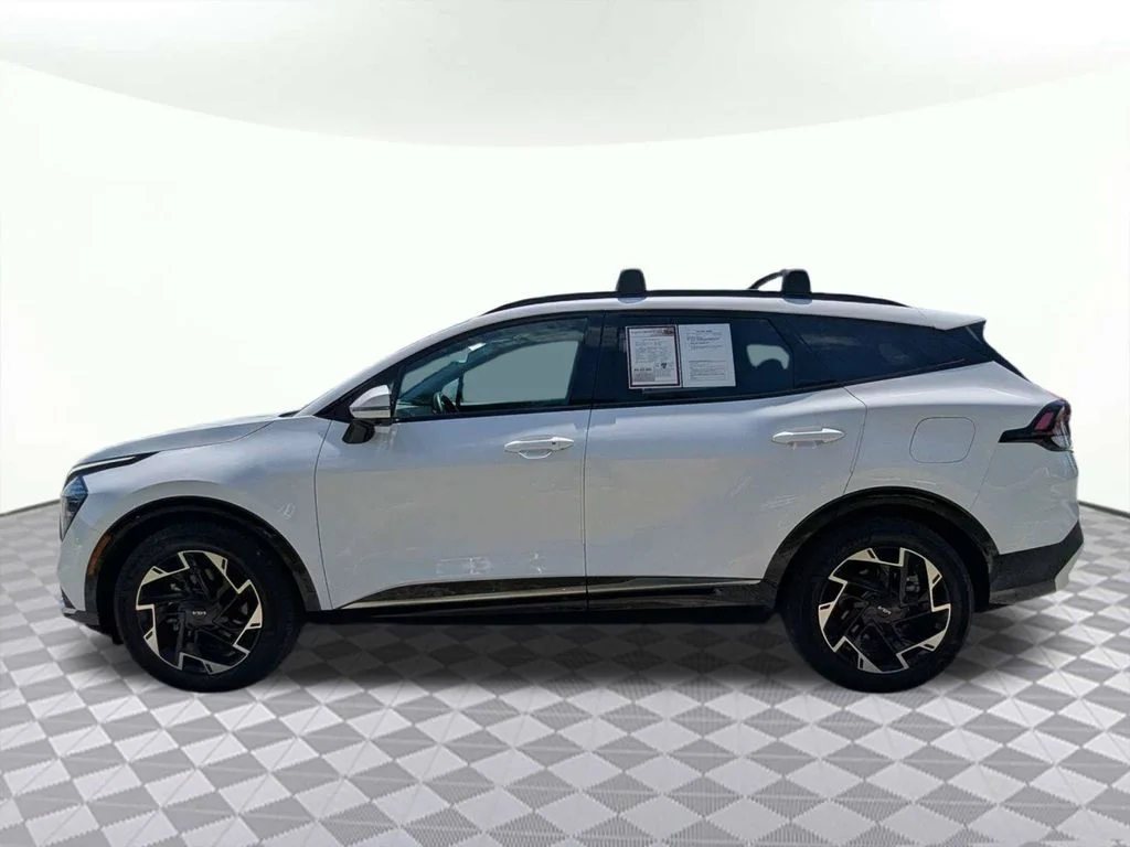 Used 2025 White Kia SX-Prestige image 6