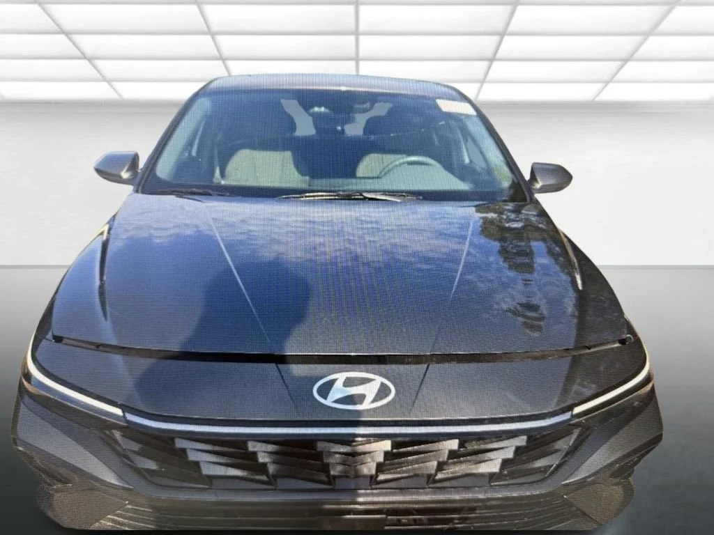 Used 2024  Hyundai SEL image 6