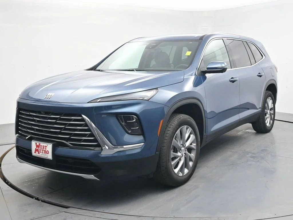 2025 Buick Enclave Preferred AWD's photo