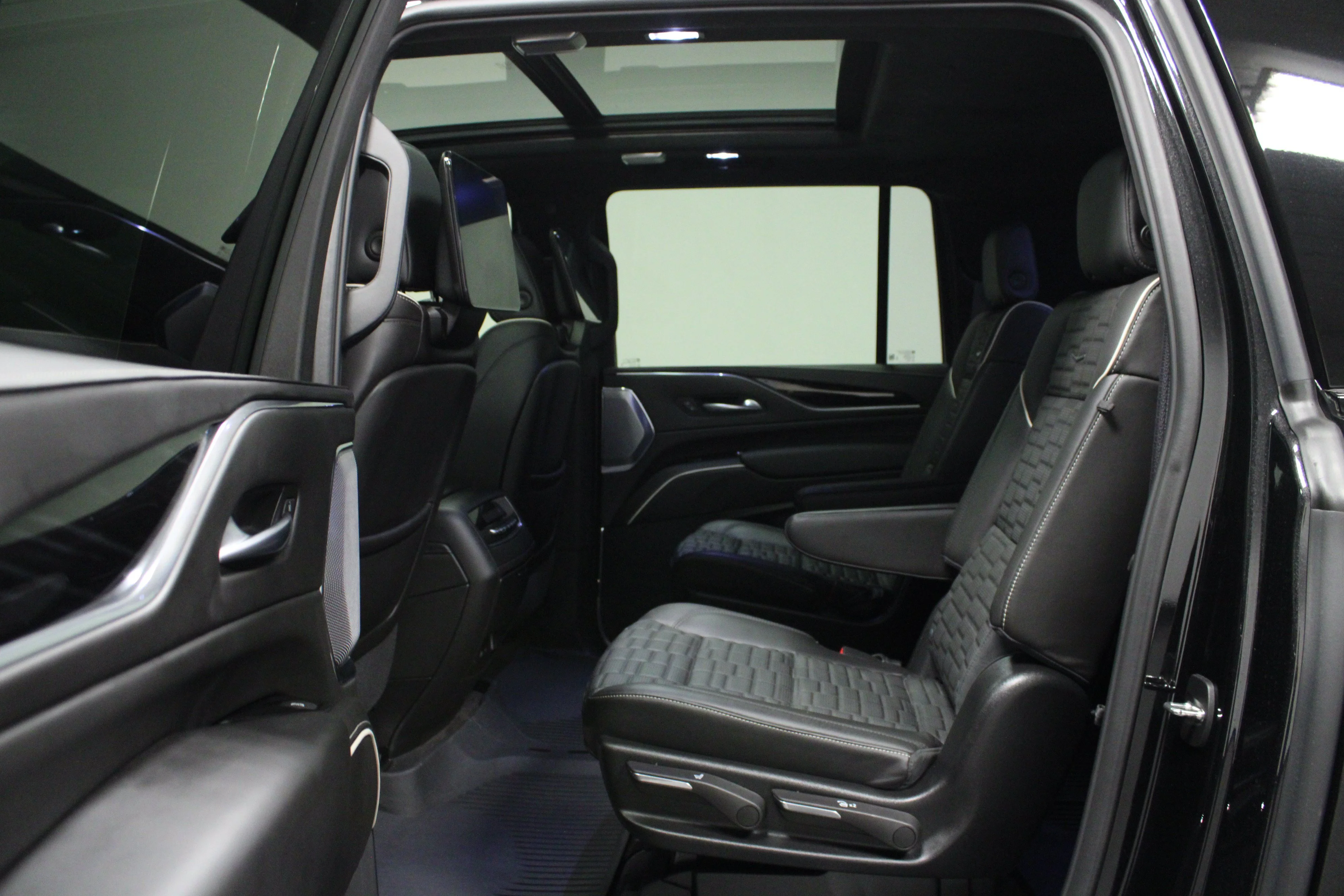 Used 2024 Black Diamond Tricoat Cadillac AWD V-Series image 14