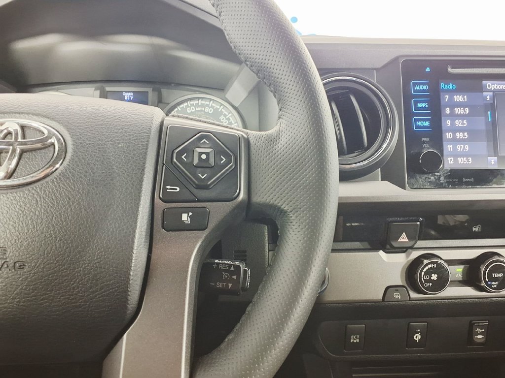 Used 2017 Super White Toyota SR5 image 18