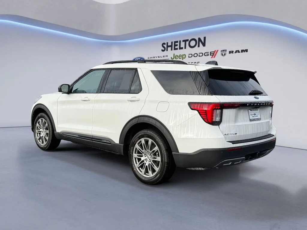 2026 Ford Explorer Active - Photo 3