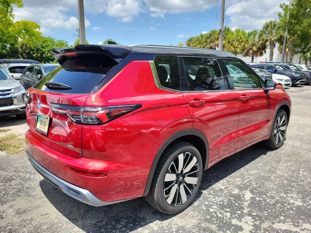 New 2026 Red Mitsubishi SEL 1.5T 2WD image 7