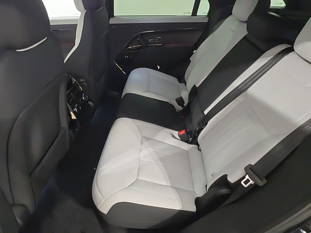 New 2026 Carpathian Grey Land Rover Dynamic SE image 21