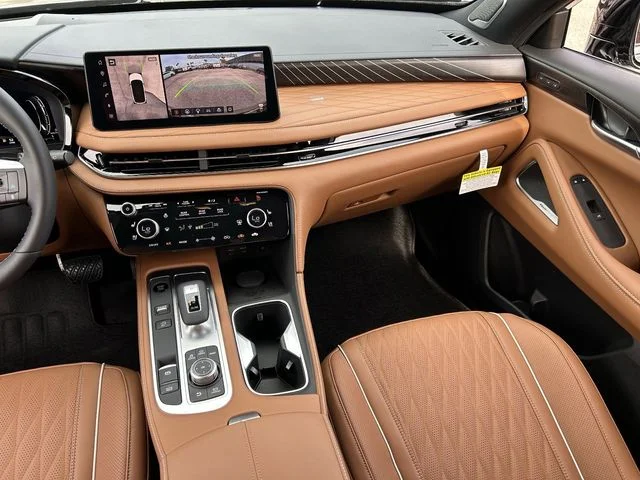New 2027 2T GRPT SHDW INFINITI Autograph AWD image 16