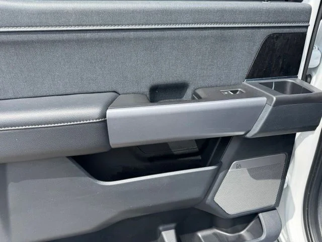 Used 2022 White Ford Lariat image 18