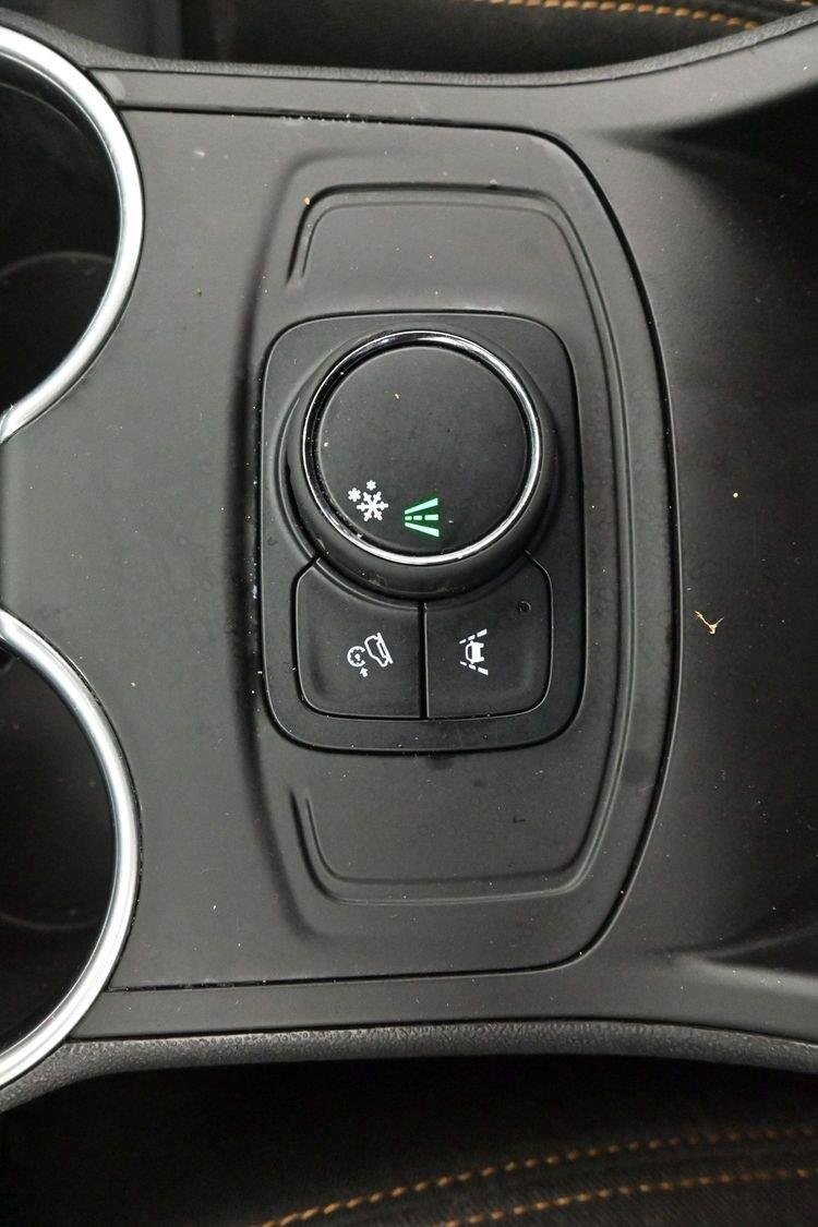 Used 2020 Summit White GMC SLE image 26
