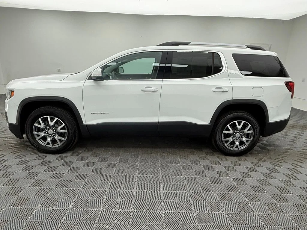Used 2023 White GMC SLT image 13