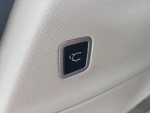 Used 2023 Silver Chrysler Touring L image 13